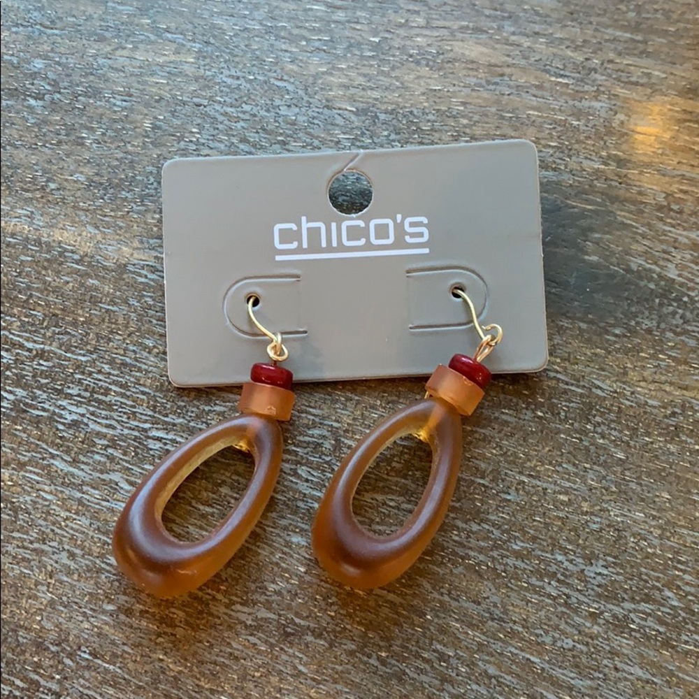 NWOT Chico’s matte lucite topaz drop earrings